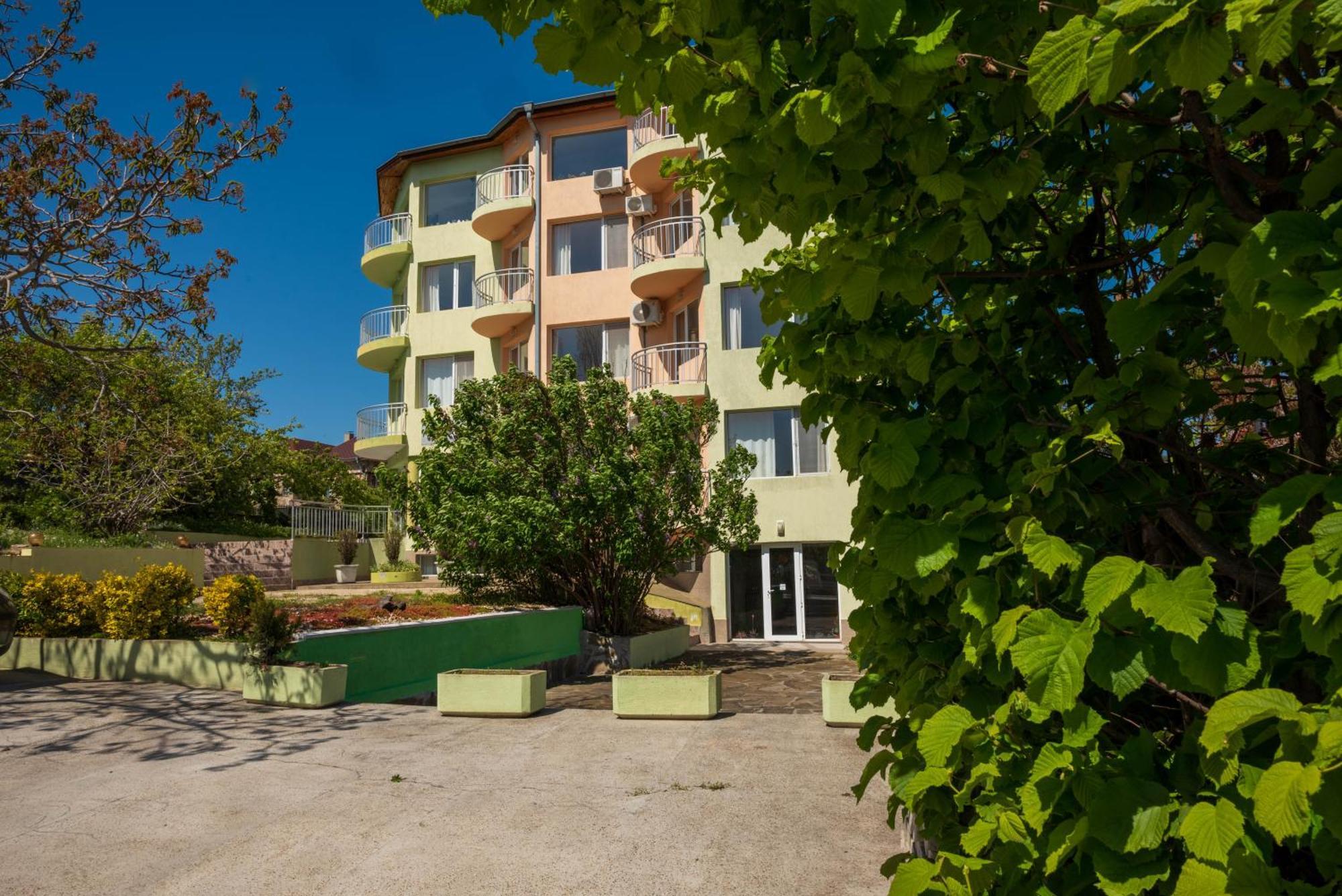 Family Hotel Perla Golden Sands Exterior photo